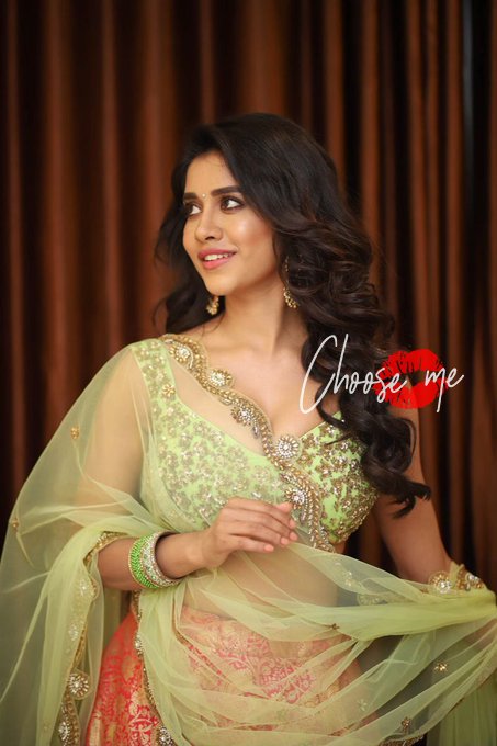 Cho0seMe's tweet photo. #chooseme #BollywoodActress #TollywoodActress 
@NabhaNatesh 
@Cho0seMe  #iSmartShankar #iSmartShankarOnJuly18th 
 #NabhaNatesh #teluguactress #Telugu #BollywoodCelebs #teluguwarriors #LATEST #today https://t.co/Tr249rpvV6