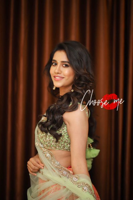 Cho0seMe's tweet photo. #chooseme #BollywoodActress #TollywoodActress 
@NabhaNatesh 
@Cho0seMe  #iSmartShankar #iSmartShankarOnJuly18th 
 #NabhaNatesh #teluguactress #Telugu #BollywoodCelebs #teluguwarriors #LATEST #today https://t.co/Tr249rpvV6