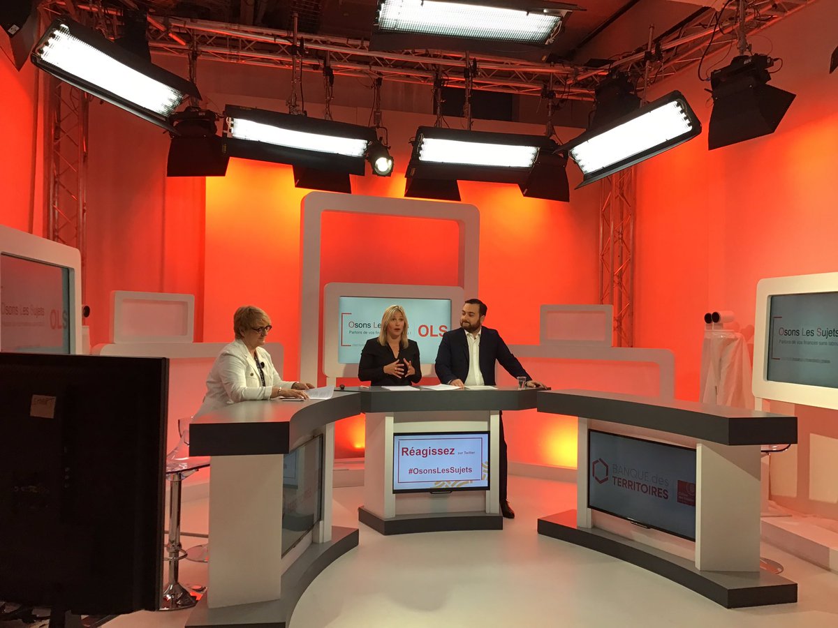 BanqueDesTerr's tweet photo. #EtAction ! Marianne Laurent, Directrice des Prêts de la @BanqueDesTerr et Hakim Lahlou, Responsable de la coordination des objectifs stratégiques de la direction des prêts sont sur le plateau d’#OsonsLesSujets pour parler des actions concrètes de la @BanqueDesTerr ! #OLS https://t.co/0pGQFRk0wZ