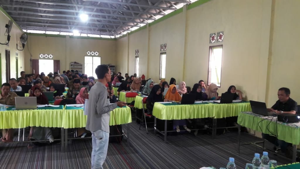 Pelatihan PSDM Program Inovasi Desa di kecamatan Sungai Pandan Kabupaten Hulu Sungai Utara
<a href="/jokowi/">Joko Widodo</a> , <a href="/EkoSandjojo/">Eko P. Sandjojo</a> , <a href="/taufikmadjid71/">IG : taufik.madjid</a> ,<a href="/anwsanusi/">Anwar Sanusi</a>, <a href="/kpw3_kalsel/">P3MD KalSel</a> ,