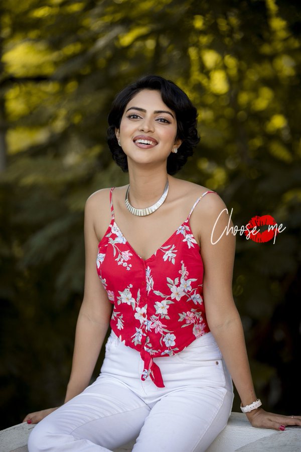 Cho0seMe's tweet photo. #actresses #chooseme #TollywoodActress @Amala_ams @Cho0seMe #AmalaPaul #teluguactress #Telugu #Aame #teluguwarriors #LATEST #today https://t.co/mujCA8F54Q