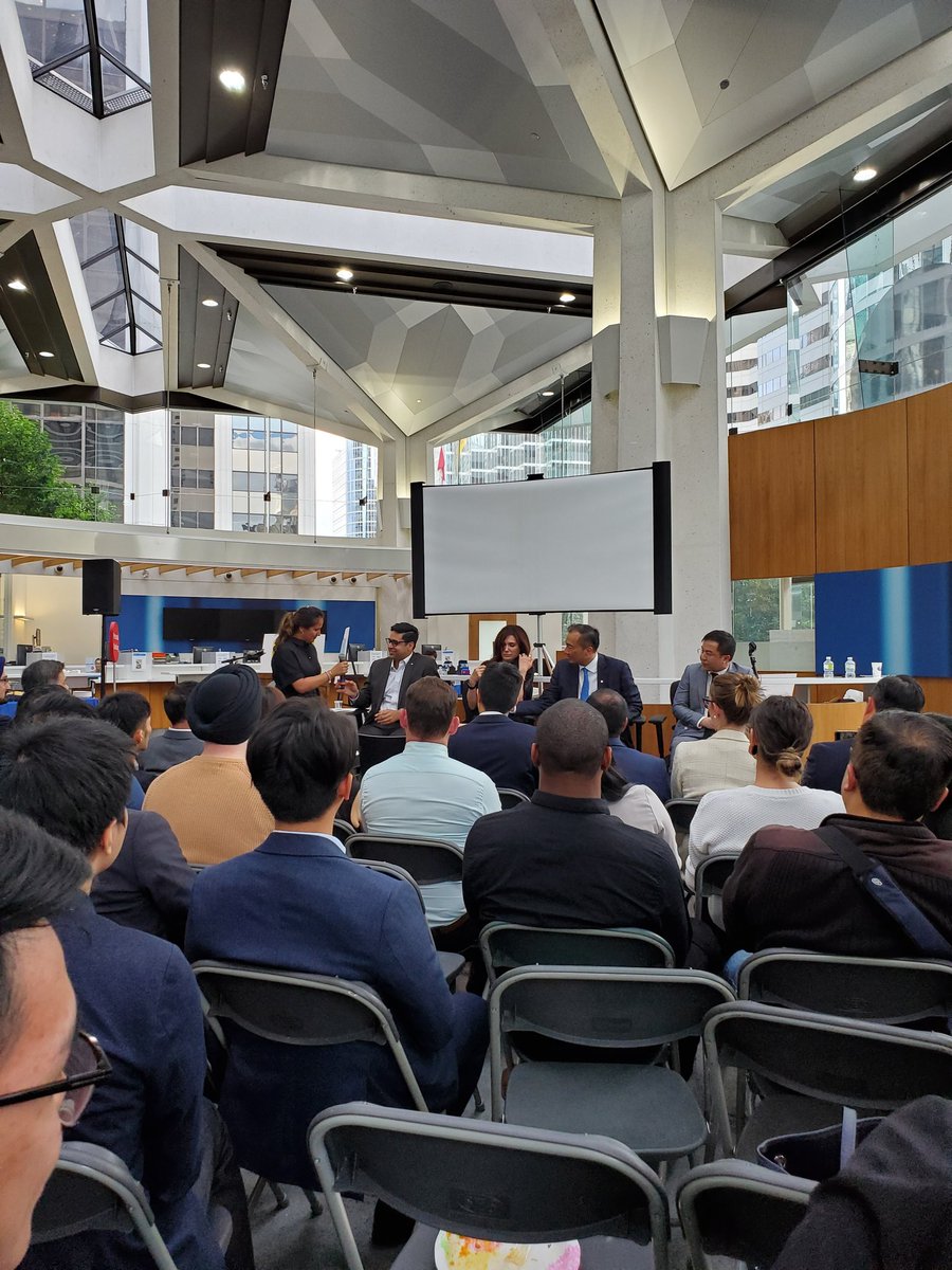 🎉Thankful to be working at a bank that celebrates inclusivity, diversity and multiculturalism🎉🥳🤗 #bmo #vancentrebmo