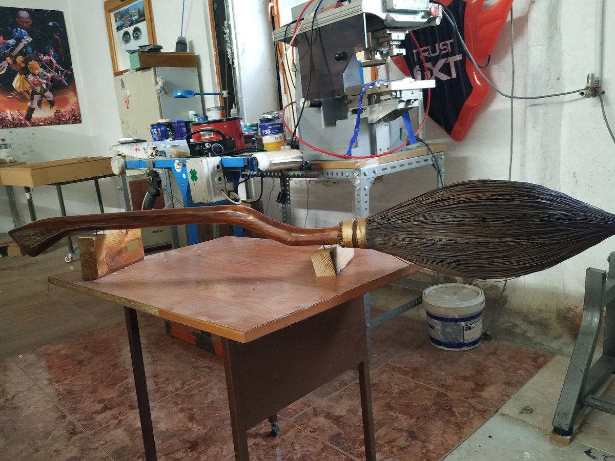 Sr_Cooper_ART's tweet image. Bueno, con el regalo ya dado, puedo subir mi último proyecto!!! Amantes de #HarryPotter atentos!! #nimbus2000 #escoba #harry #potter #broom