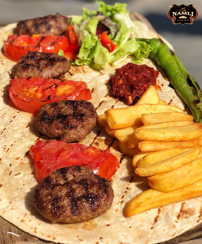 NAMLIGURME's tweet photo. #NamlıGurme de her #pazar ızgara #köfte ziyafeti var!
   Geç kalmayın! https://t.co/LficFDJpWP