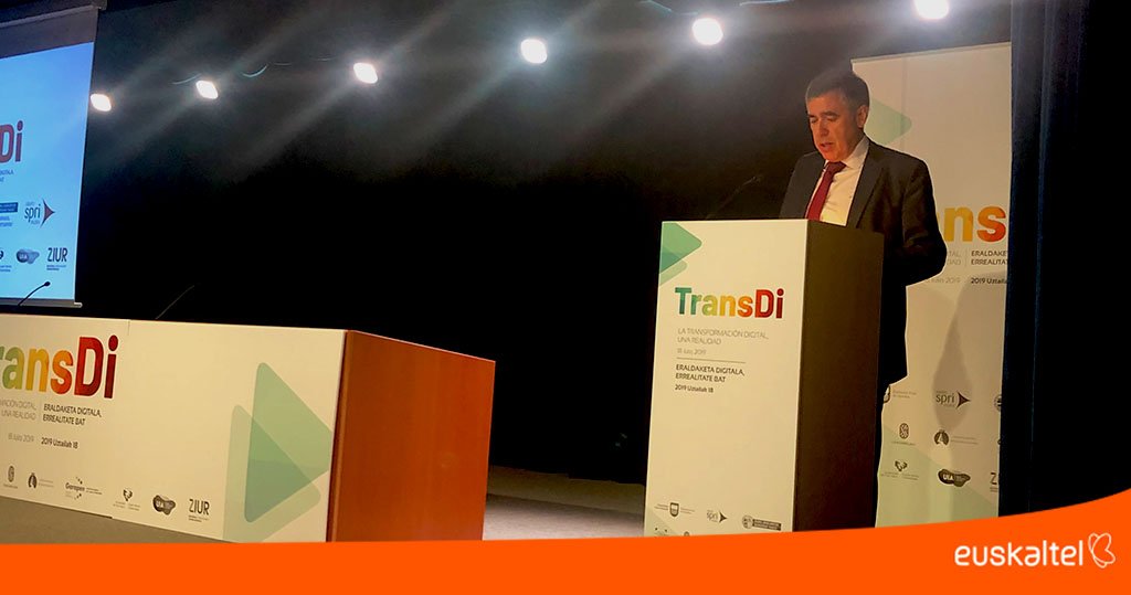 euskaltel's tweet photo. Iniciamos el punto de encuentro entre empresas con la presentación, "Industrias de Conocimiento y Tecnología Aplicada", de la mano de José Echezarra y Aitor Alzola, presidente y copresidente de @ClusterGaia. #TransDi https://t.co/ERnq233miQ