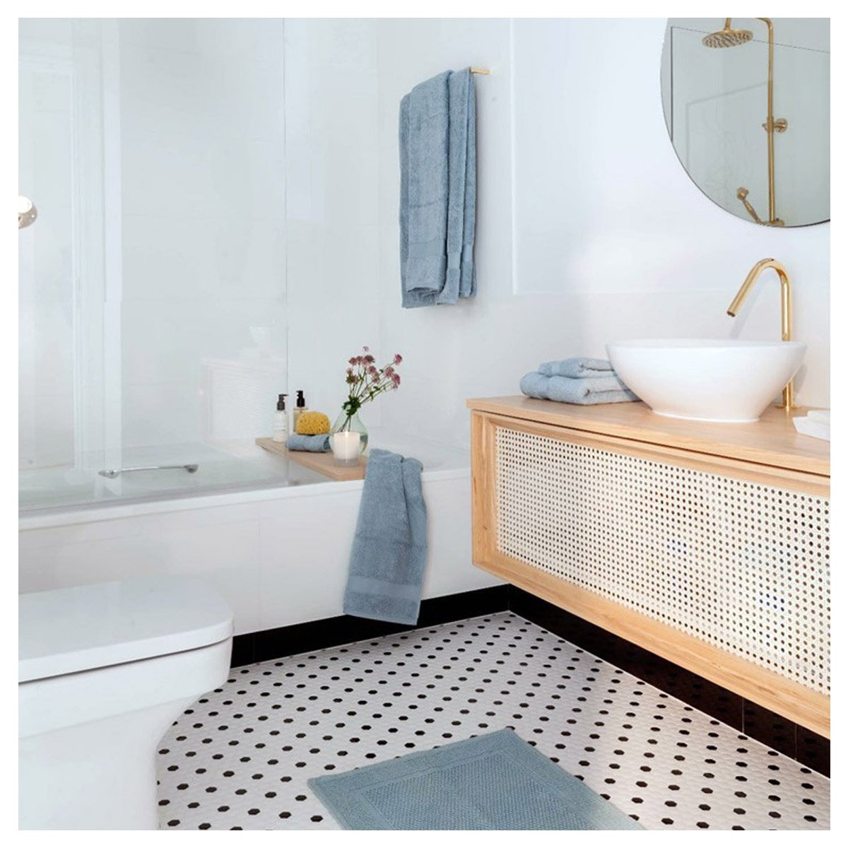 HISBALITmosaico's tweet photo. ¡3 baños #DOTS #ArtFactoryHisbalit que te dejarán sin palabras! 🛁

1. Hôtel Marette| @studiokokumi 
2. @quefalamaria
3. Vivienda Calle Madera | @rderoom 

#ArtFactoryHisbalit #luxurydesign #mosaico #tiles #interiodesign #decor #decoration #Hisbalit #bañosbonitos https://t.co/FgoXmTkIK1