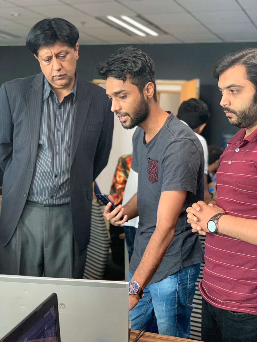 PITBIncubation's tweet photo. Chairman PITB, Mr.Azfar Manzoor visited Plan9 and met all the startupโs founders of #Cycle13.
He appreciated all the efforts and the hard work the startups have devoted to their businesses and gave them a range of suggestions that they could apply to take them up a notch! https://t.co/vvYZ3Xgxtb