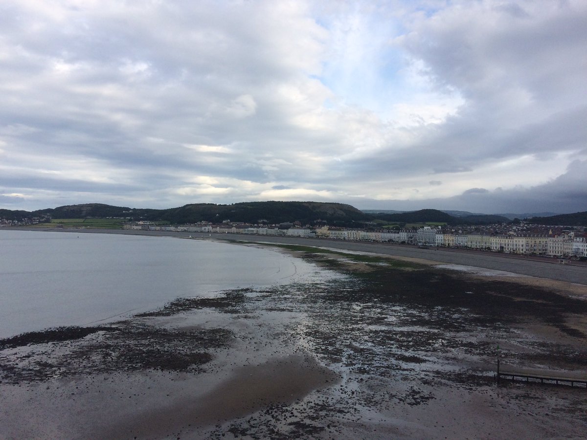 hranipexsw's tweet image. North Wales to spread the #hranipex love! Great view from the hotel 👍 #edgbanding #hotmelts #dispersions #southwestrep #abs #edgebandingauthority #visitwales