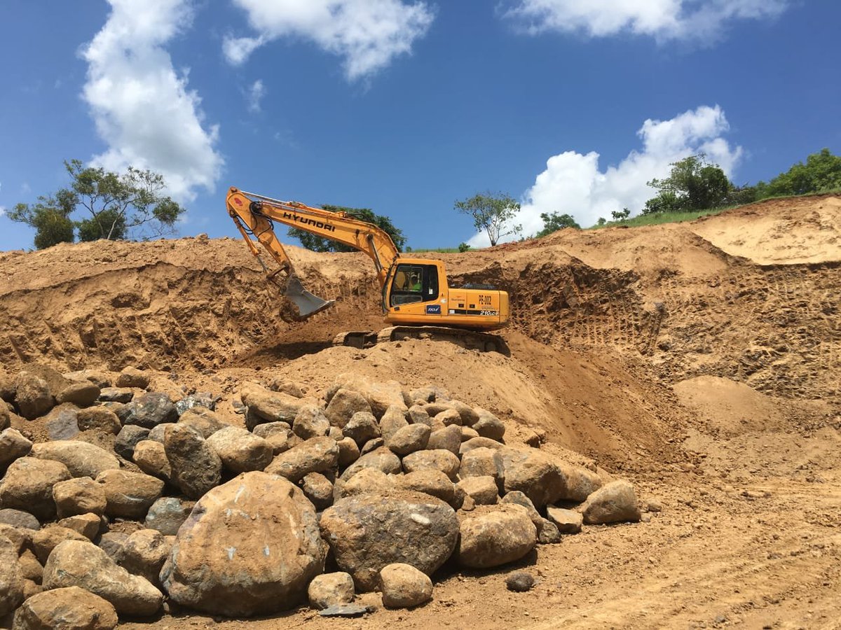 Así avanza la carretera de Rincón Hondo - La Esquiguita en Panamá con un 95% de equipo propio. #ObrasQueMerecen #Panama