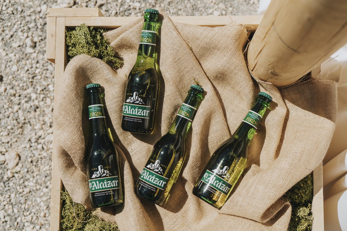 ¿Has probado ya <a href="/cervezasalcazar/">Cervezas El Alcázar</a>? Combate el calor con esta cerveza elaborada en nuestra fábrica de La Imora, en la provincia de Jaén. #TierraDeLeyendas