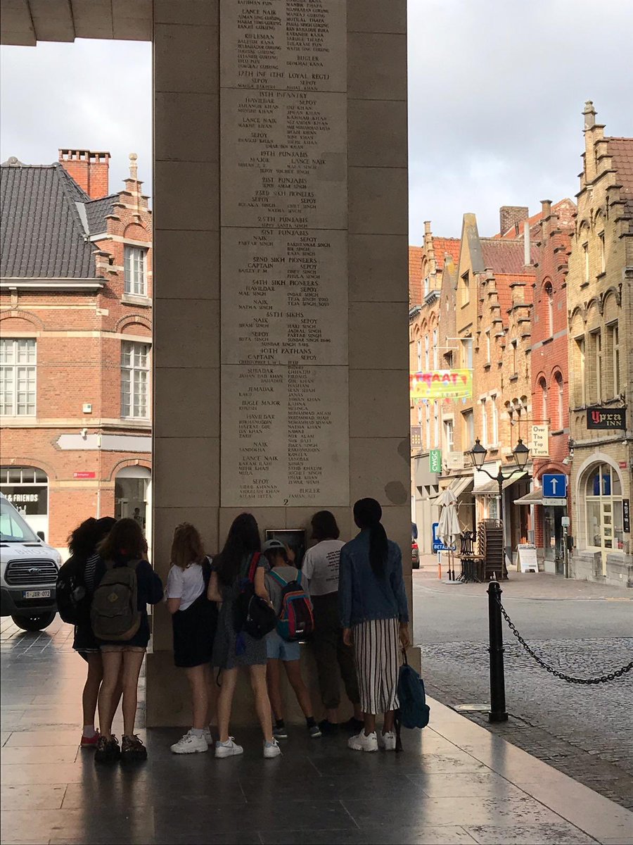 tiffingirls_sch's tweet photo. Yesterday evening we were honoured to lay wreaths in Remembrance at the Menin Gate, today we have returned to take a closer look without the crowds. https://t.co/oEED0rU8Yh