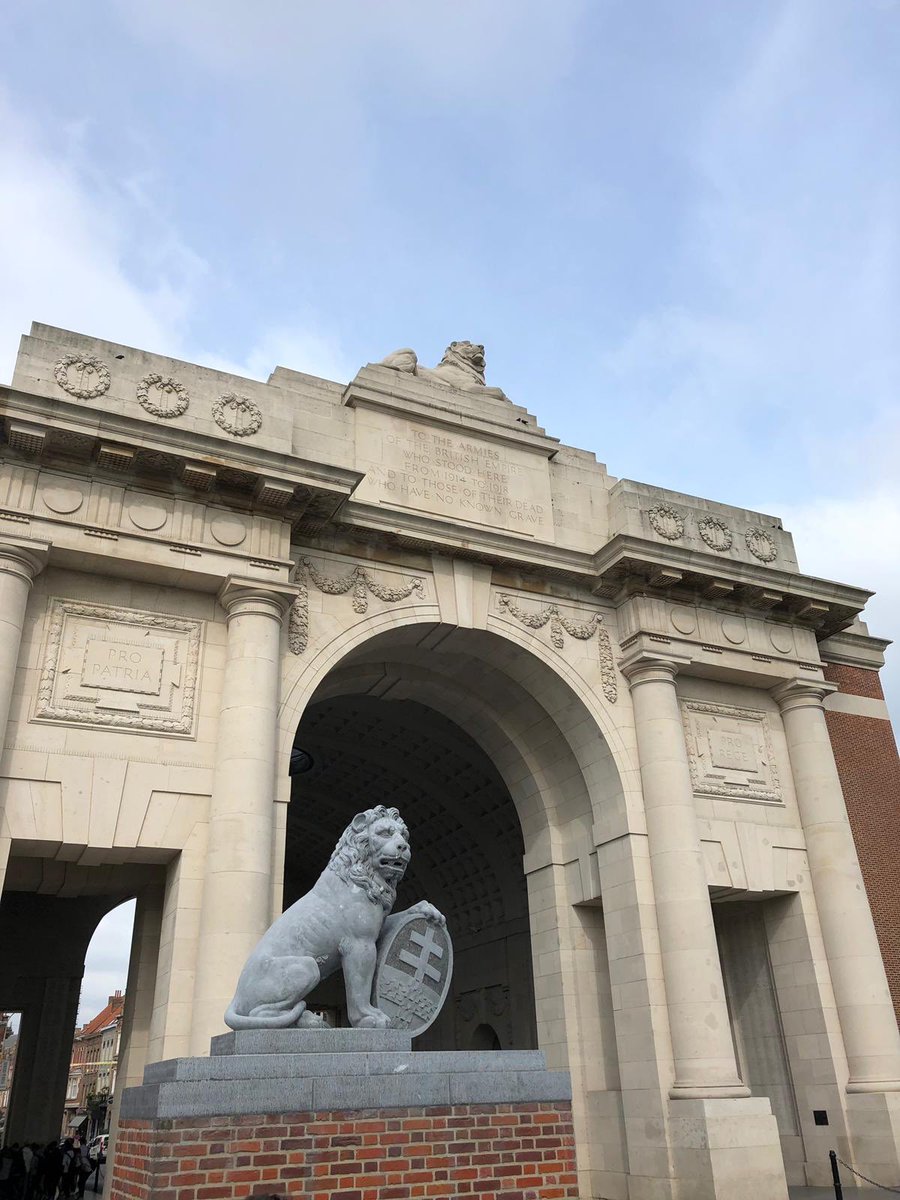 tiffingirls_sch's tweet photo. Yesterday evening we were honoured to lay wreaths in Remembrance at the Menin Gate, today we have returned to take a closer look without the crowds. https://t.co/oEED0rU8Yh