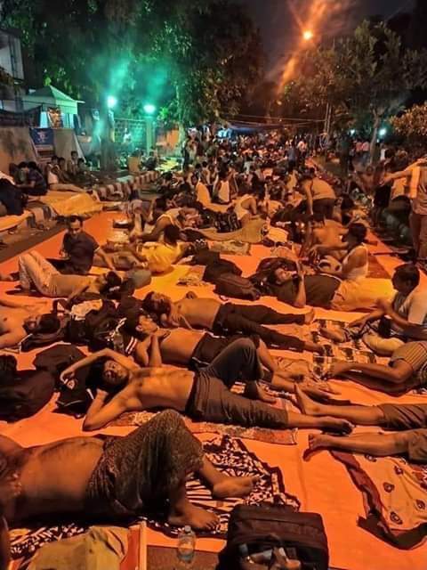 Sujan_Speak's tweet photo. Teachers in street. Demanding PRT scale &amp; proper educational environment mobilised in rally, demonstration &amp; Indefinite fasting. Justified demand supported by different sections. Why is the discrimination &amp; deprivation @MamataOfficial. https://t.co/rMHszHQ5VB