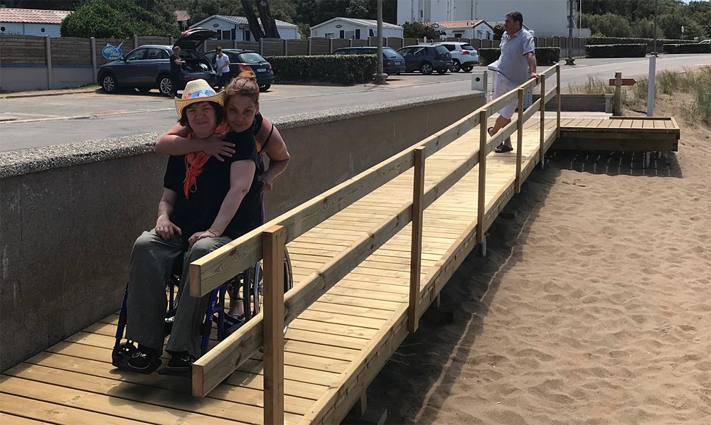 #Tourisme et #handicap : La #LoireAtlantique compte une nouvelle plage accessible aux personnes à mobilité réduite, avec la plage du Redois à Saint-Michel-Chef-Chef ♿️😀! labrisedemer.com/la-plage-de-re…