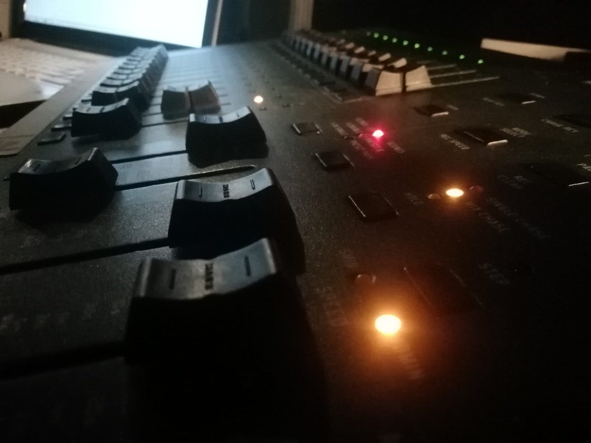 audiovisualstd's tweet photo. Pruebas, pruebas, pruebas...
#audiovisuales #congresos #iluminación #sonido #MICE https://t.co/mUmx9Y2w4U