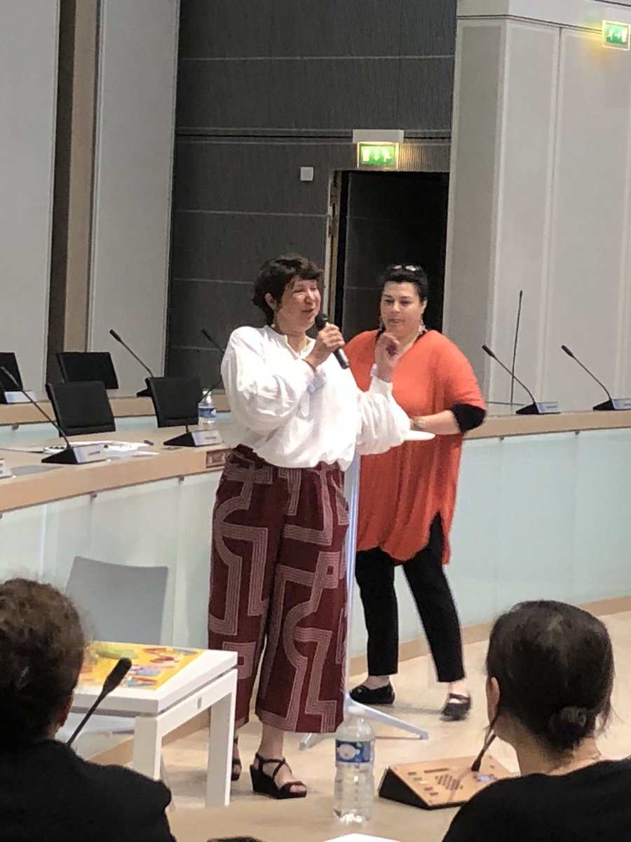 morvan_maelle's tweet photo. Trop fière de voir l aboutissement d un magnifique projet le #ludolabpro organisé par @CadresEnMission et @FPKapvitae à @metropolerennes ! Une journée d innovation managériale par le jeu..25 ateliers!250 participants pour cette 1ere édition ! Bravo à @vanderhaeghenv et Florence ! https://t.co/YWXWvlKWeR