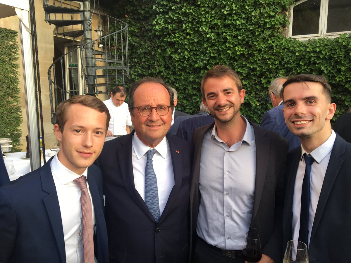 Une nouvelle génération politique axonaise bien représentée hier au Sénat pour le pot de fin d’année des groupes parlementaires Socialistes. @ThomasHqn02 <a href="/Matthieu_Mayer/">Matthieu Mayer</a> <a href="/JeremyLoncle/">Jérémy Loncle</a>
