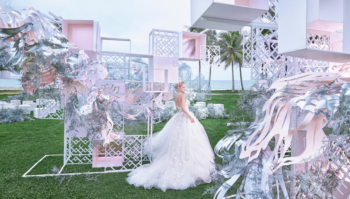 RafflesHainan's tweet photo. I love three things in this world, the sun, the moon and you.
The sun for the day, the moon for the night, and you forever!
Give you a lifetime of love at Raffles Hainan.💒 https://t.co/6QjEqH7NhM