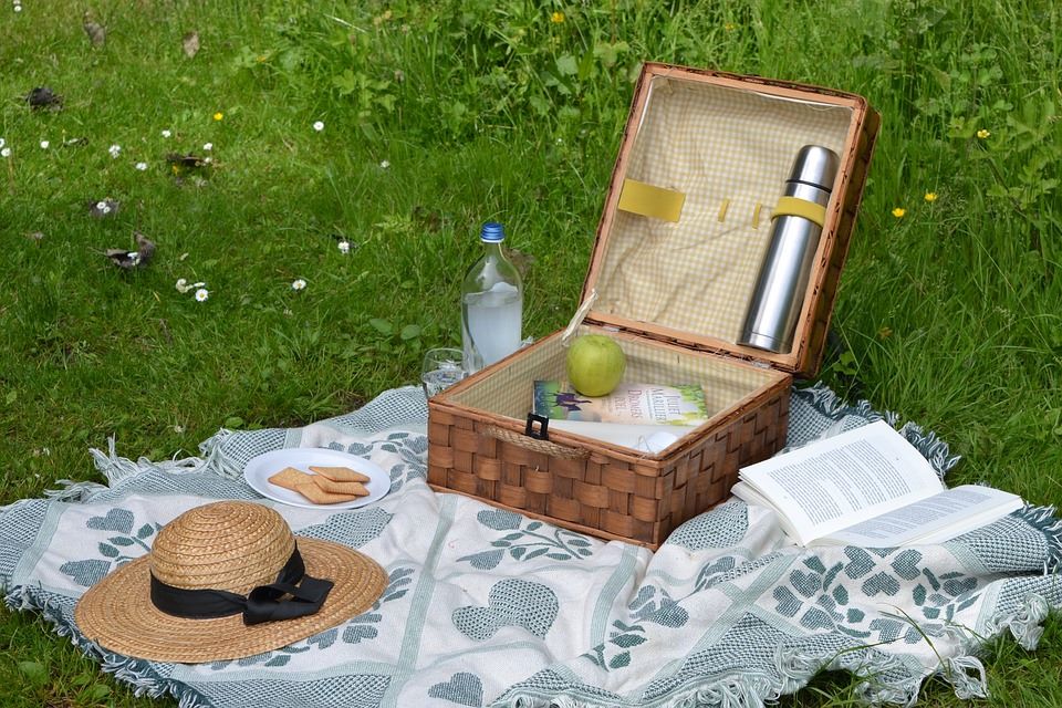 CrohnsColitisBS's tweet photo. Don't forget -only two days until our next C&amp;C social in Bristol. Fingers crossed the weather holds out! If it doesn't, we'll be ready to greet you in the courtyard cafe at Ashton Court from 2pm! Please use the Ashton Court Mansion entrance/ car park. See you there!! https://t.co/qxL5Udio36
