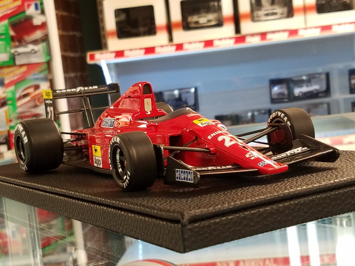 ミニカーショップ ポストホビー新宿店 トップマルケス新製品 1 18スケール フェラーリ 640 No 27 ナイジェル マンセル ジョン バーナードが設計し 19年の開幕戦から 最終戦まで実戦投入されたマシン マンセルはこの年 初戦のブラジルgpと第10戦