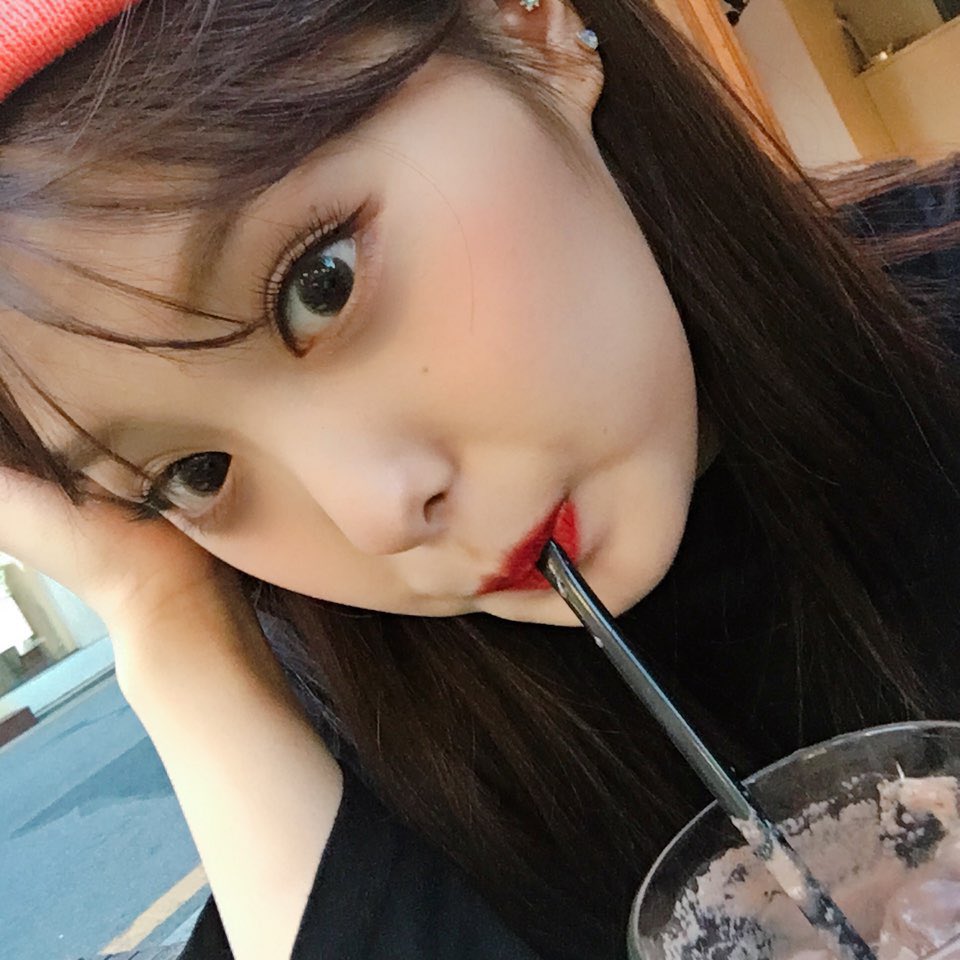 MOMOLAND_japan's tweet photo. ジェイン オンニと遊びに行った時~! メリー達400日 おめでとう❤️ 私たちの9月 ファンミーティングも期待してくださいメリー達❤️永遠に愛してる❤️
#MOMOLAND #AHIN #모모랜드 #아인 #モモランド #アイン #MOMOLAND_400日❤️ https://t.co/nScCAQFDND