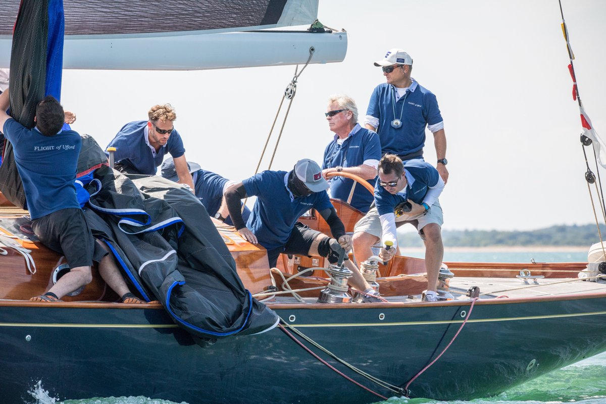 SpiritYachts's tweet photo. Sunshine spinnaker runs and fast-paced, close inshore, upwind legs in the Solent for the nine Spirits racing at #paneraibritishclassicweek over the last two days. https://t.co/hjU0dz9bPK