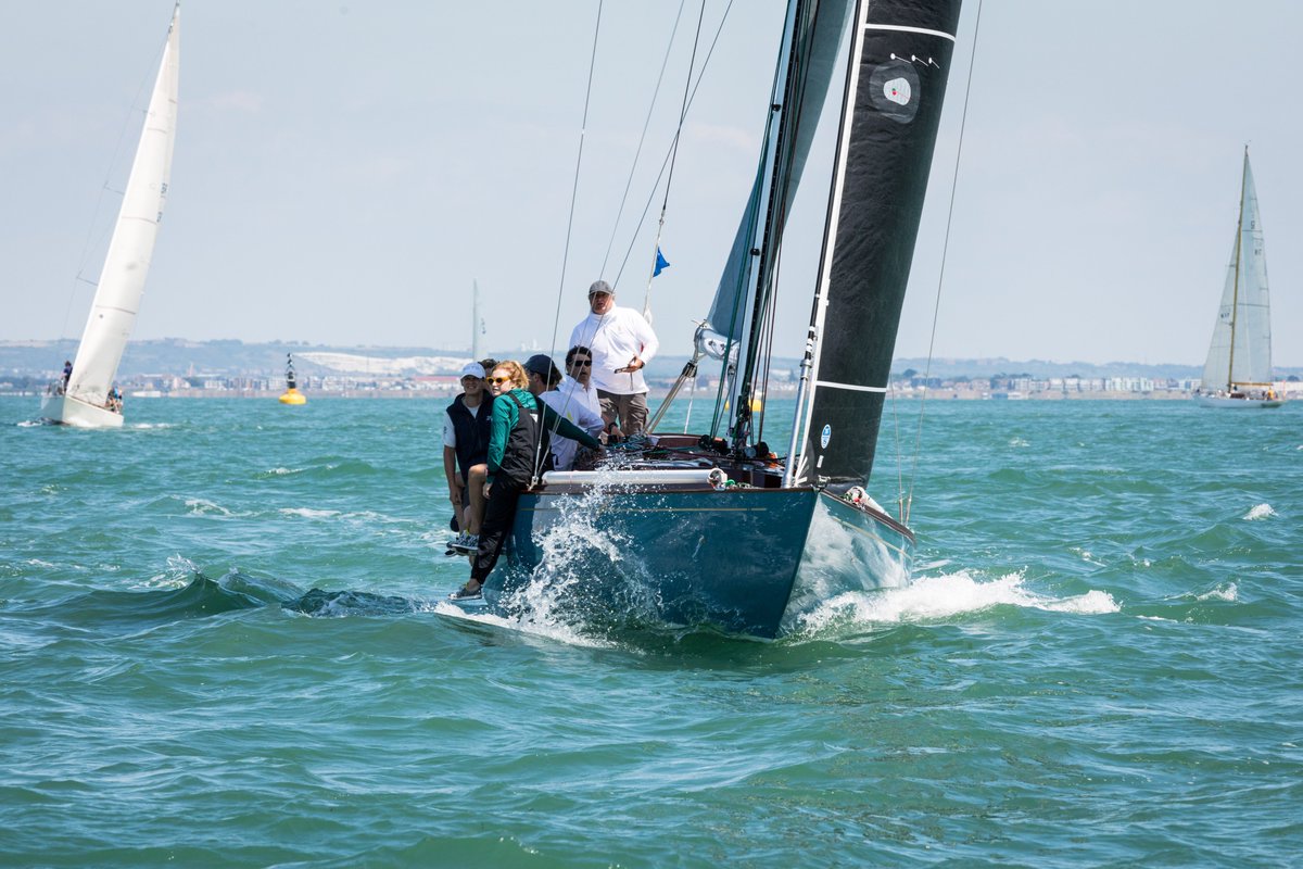 SpiritYachts's tweet photo. Sunshine spinnaker runs and fast-paced, close inshore, upwind legs in the Solent for the nine Spirits racing at #paneraibritishclassicweek over the last two days. https://t.co/hjU0dz9bPK