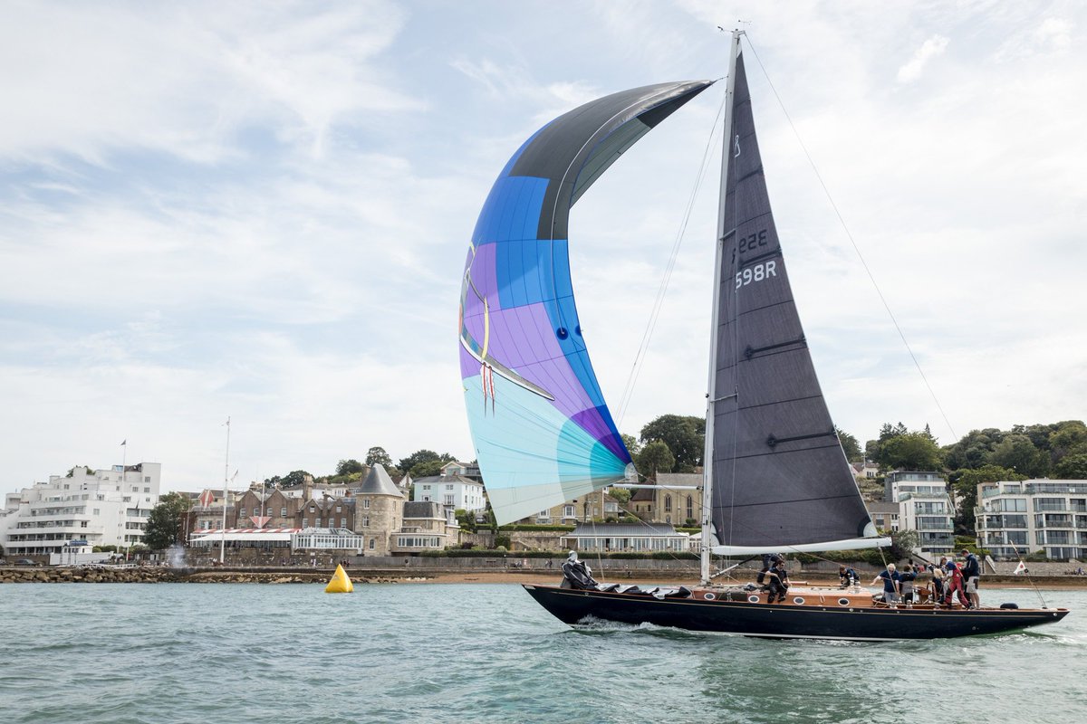 SpiritYachts's tweet photo. Sunshine spinnaker runs and fast-paced, close inshore, upwind legs in the Solent for the nine Spirits racing at #paneraibritishclassicweek over the last two days. https://t.co/hjU0dz9bPK