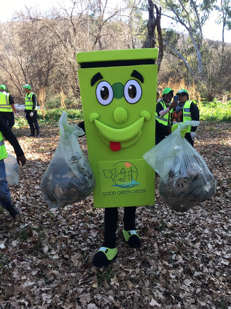 environmentza's tweet photo. The DEFF mascot #Billybin is also playing its part to live the values of #NelsonMandeladay2019 #Cleanriver2019 https://t.co/U8B1x7P9bb