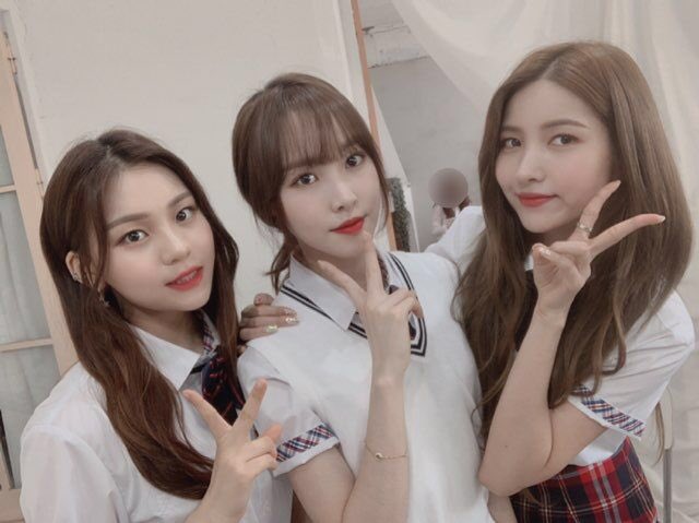 여자친구 GFRIEND tweet media