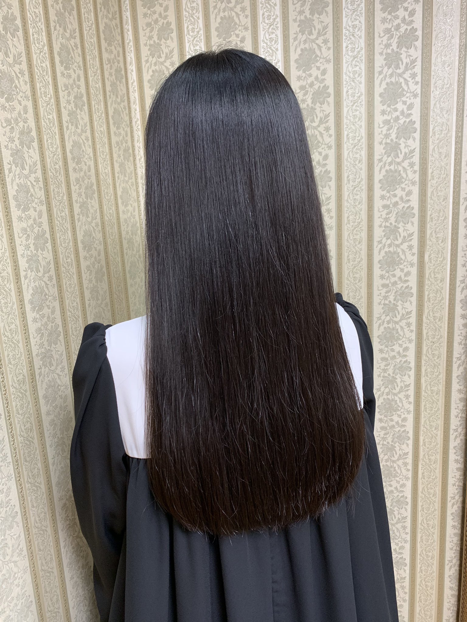 シャンテグラム ヘアスタイル紹介 黒髪ロングストレートスタイル ヘアトリートメント施術でより黒髪に艶を出させていただきました T Co R1ed2wsfut Twitter