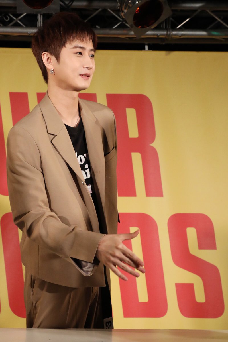 kqent's tweet photo. [#허영생] 허영생의 MOMENT #10

화면 너머로도 느껴지는 설렘 가득한 눈빛 MOMENT👀✨

#HeoYoungSaeng #MOMENT #KQ https://t.co/Os3ikZslVN
