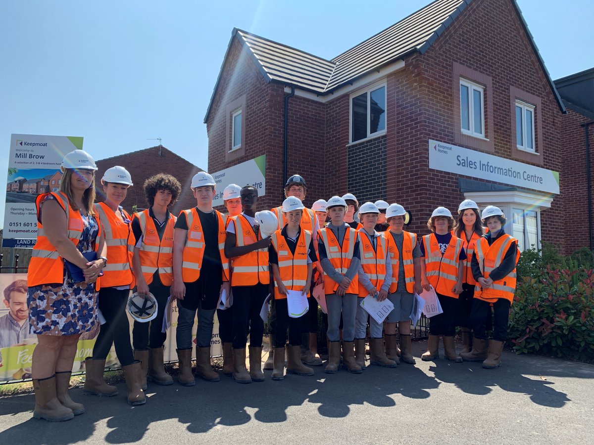 KeepmoatHomes's tweet photo. Young students from @ACADEMYSTNICKS in #Liverpool tried their hand at bricklaying, plumbing, plastering and tiling at our #MillBrow development in #Speke as part of a two-day taster programme in partnership with @SLH_Homes.

https://t.co/FRsyaAQhrh https://t.co/j8H8hs3xKa