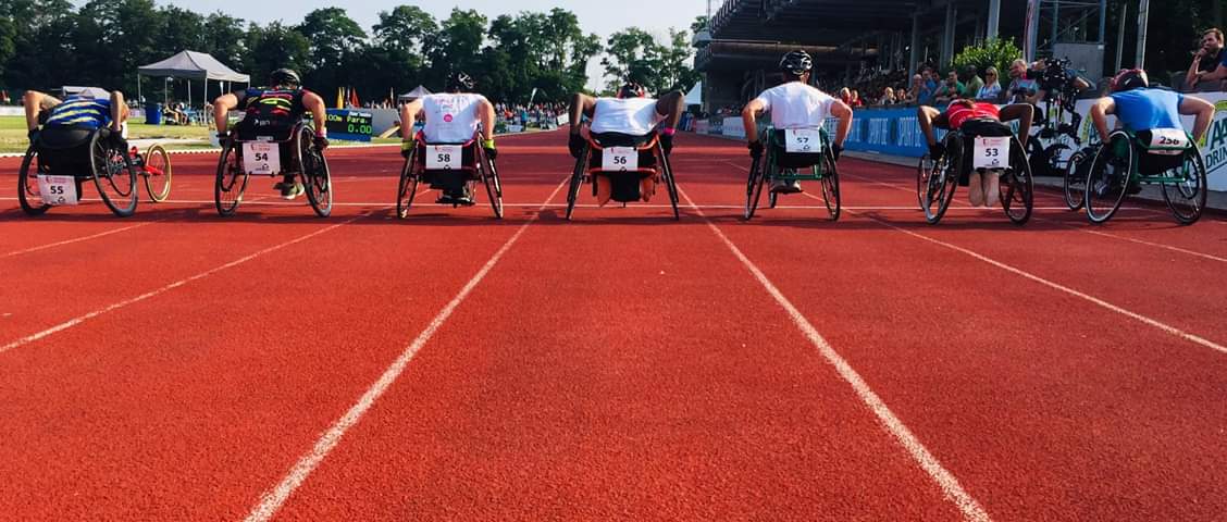 Cap2SportS's tweet photo. Grand moment hier soir pour le premier 100m wheelchair au Meeting international d'Athlétisme de la Province de Liège 2019 : ils l'ont fait 👍💪🤩 !!
Merci Léa, Biandy Bianda, Roger, Thibaud, Florent, Carlos et Luc pour votre participation 👍. https://t.co/dsP4H4GiLk