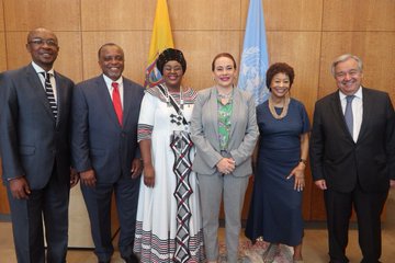 View image on Twitter