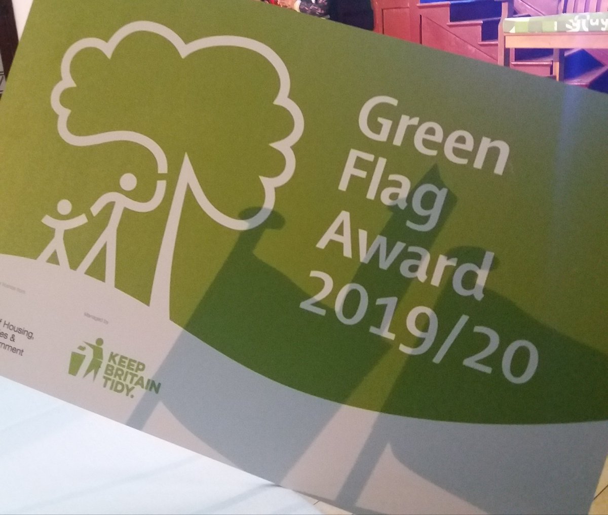 LoveSolihull's tweet photo. You've done it! Damson Lane Park receives Solihull's 16th @Greenflagaward. Big thank you to the Friends of Damson Park, this would not have happened with out you @damsonparks #community #mostever #GreenFlagAward19 🥇😀🎉 https://t.co/jf5Pcm7NPw