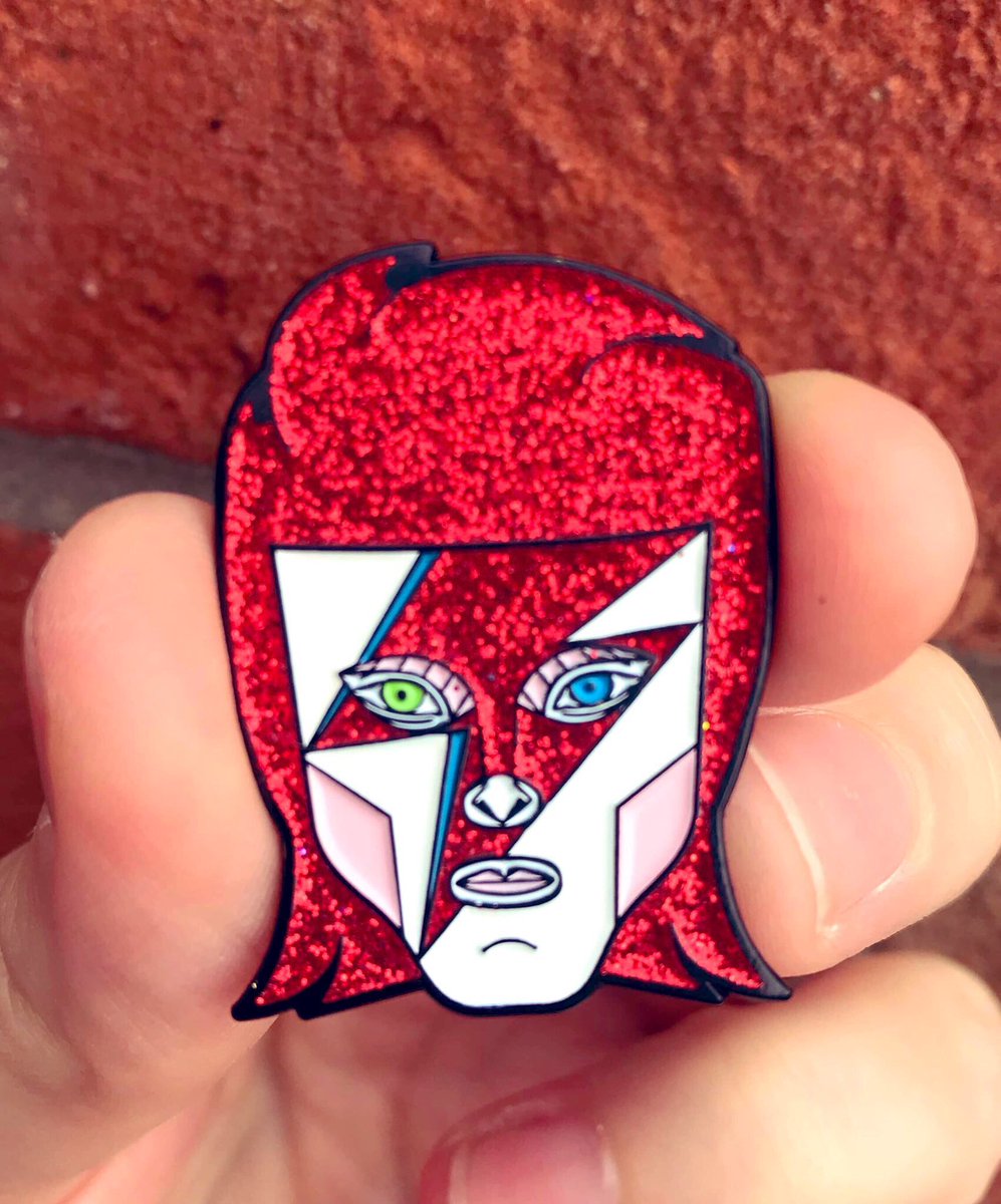 Our Glitter #LuchaBowie #pins arrived back from the makers (shoutout to @badgebase for another brilliant job)
Pre Orders are being posted out this morning.

You can purchase the pin from 
Luchapop.co.uk

#bowie #DavidBowie #LuchaMask #Glam #Pins #Pinlord
