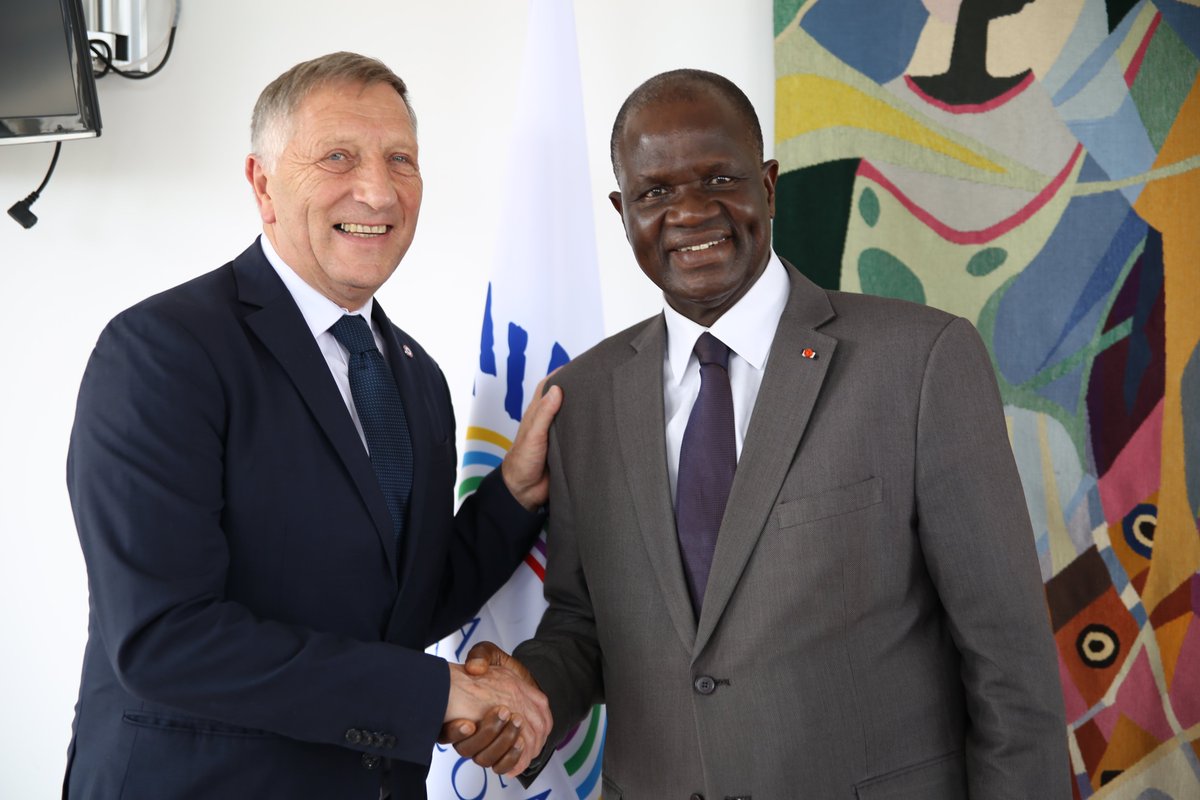 APFfrancophonie's tweet photo. Première visite au siège de l’#APF de M. Amadou Soumahoro, Président de l’Assemblée nationale de Côte d’Ivoire et nouveau Président de l’APF @JKrabal @assnatci #Francophonie : https://t.co/NRkGMm9UhC https://t.co/wfZf1d0NWk
