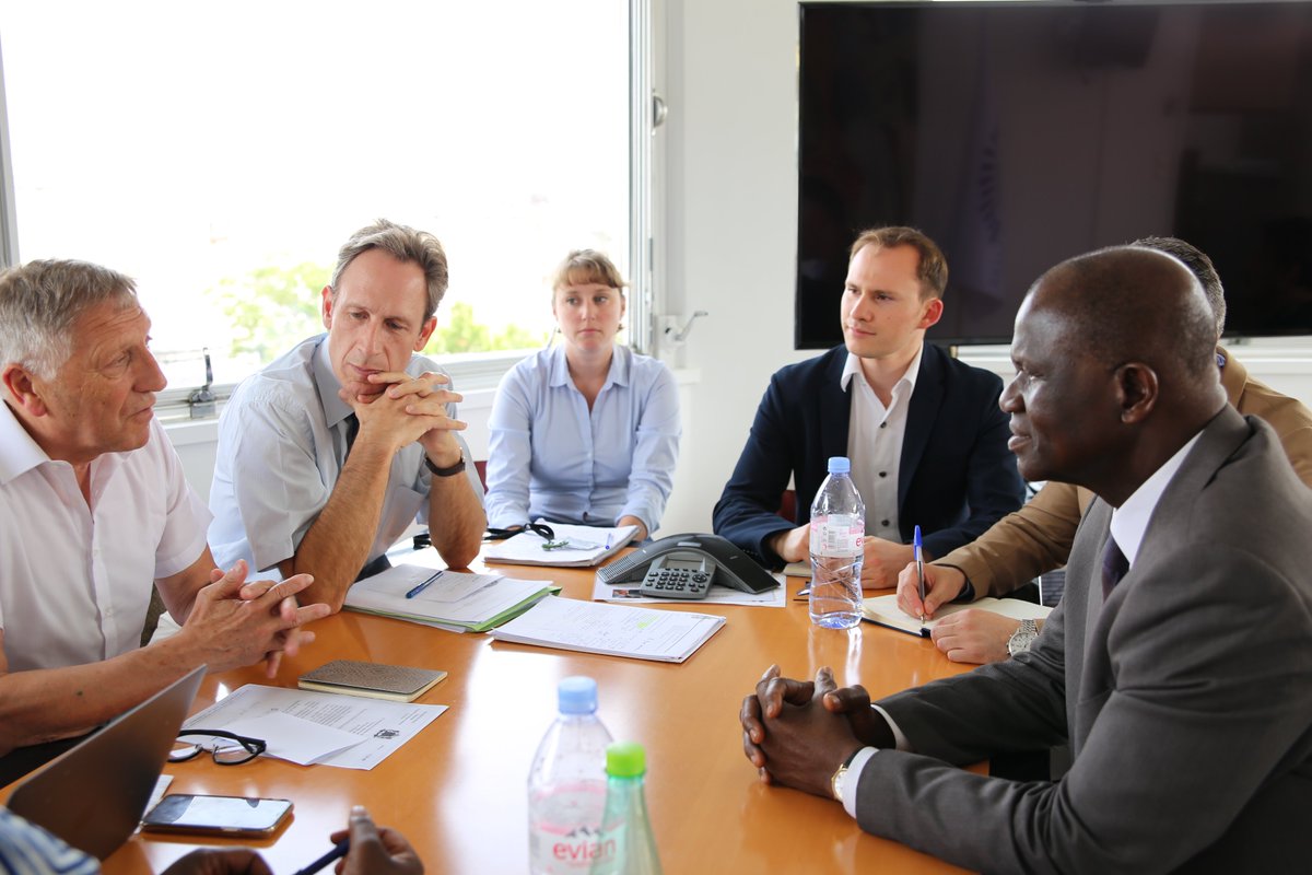 APFfrancophonie's tweet photo. Première visite au siège de l’#APF de M. Amadou Soumahoro, Président de l’Assemblée nationale de Côte d’Ivoire et nouveau Président de l’APF @JKrabal @assnatci #Francophonie : https://t.co/NRkGMm9UhC https://t.co/wfZf1d0NWk