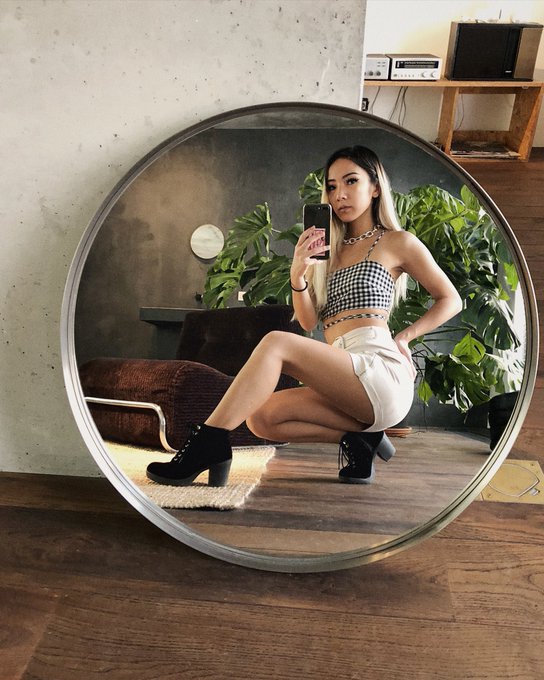 Watch Mira ✨'s leaked NSFW photo on TwXstars