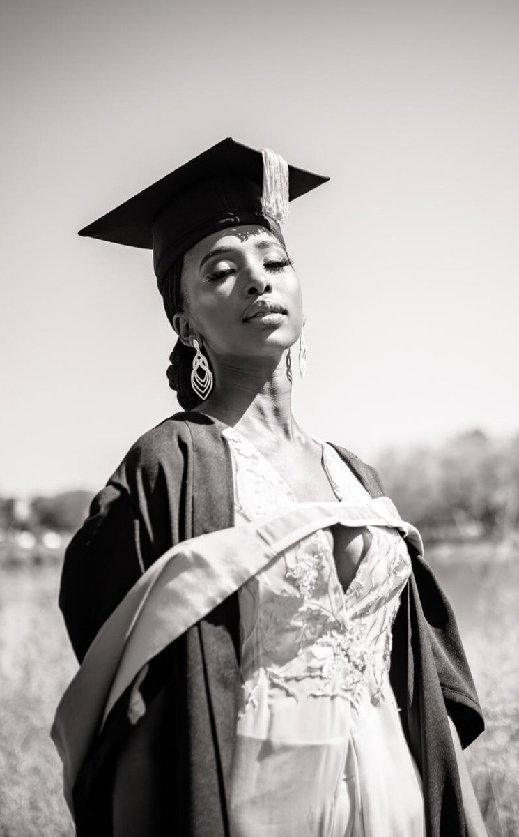 _FentseM's tweet photo. 2019 is a good year for plus size models as the #MissSA2019 pageant hosts its first plus size contestants. @beulah_baduza a BA Law degree graduate is in the top 16 let's vote for her https://t.co/q1KGNaKcar and help her make it to the top 10. #BeulzForMissSA https://t.co/Ga2thStjBe