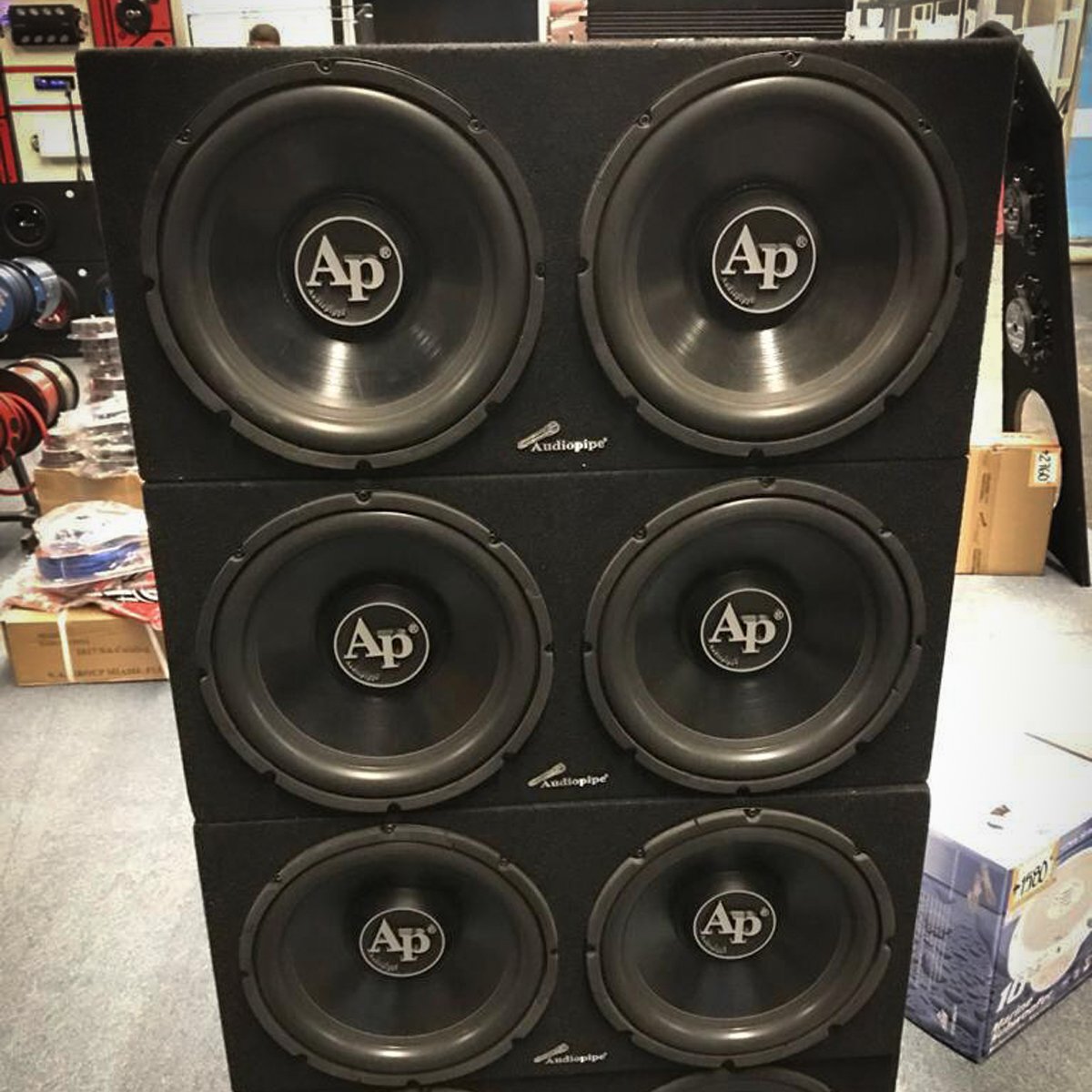 audiopipe's tweet image. This wall is the real deal...raw power ⚡🔊

#SpeakerWall #Audiopipe #BassHead #MiamiCarAudio