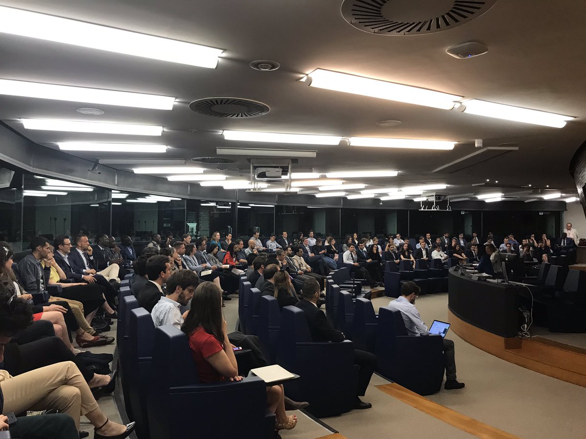 Merci @ENA_fr et étudiants de la promotion #Molière pour la discussion vive et stimulante. Valeurs, #humanincommand approach, investissements, talents: mot clés pour les années a venir.  #DigitalEurope @DSMeu #AI #Skills #HPC