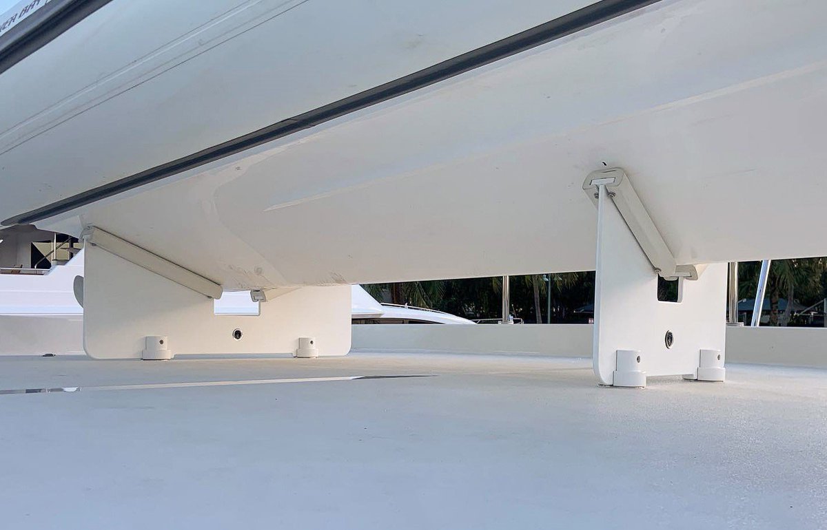 #WalkerBay Generation 450 Deluxe #YachtTender on a 85' #OceanAlexander #Yacht. Thanks to our dealer Inflatable Boats of Florida and to Chock Masters for the professional installation. Find more info on the Generation 450 DLX at: bit.ly/2BlWtbr