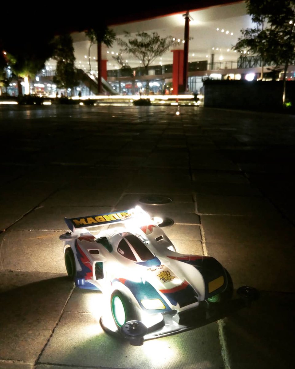 TeamFlazh's tweet photo. Good night, such a fun day! #tamiyaindonesia #Mini4WD #TamiyaMini4WD #KOMSS #STO100 #ミニ四駆 #tamiya #TOS #STO #STOrookie #STObasic #avante #MAchassis #TamiyaOriginalSeratus #furush #teamflazh #teamflazhchannel #hobby #hobbies #scalemodel #plamo #plamodel #toy #toys https://t.co/7KYTe48UFK