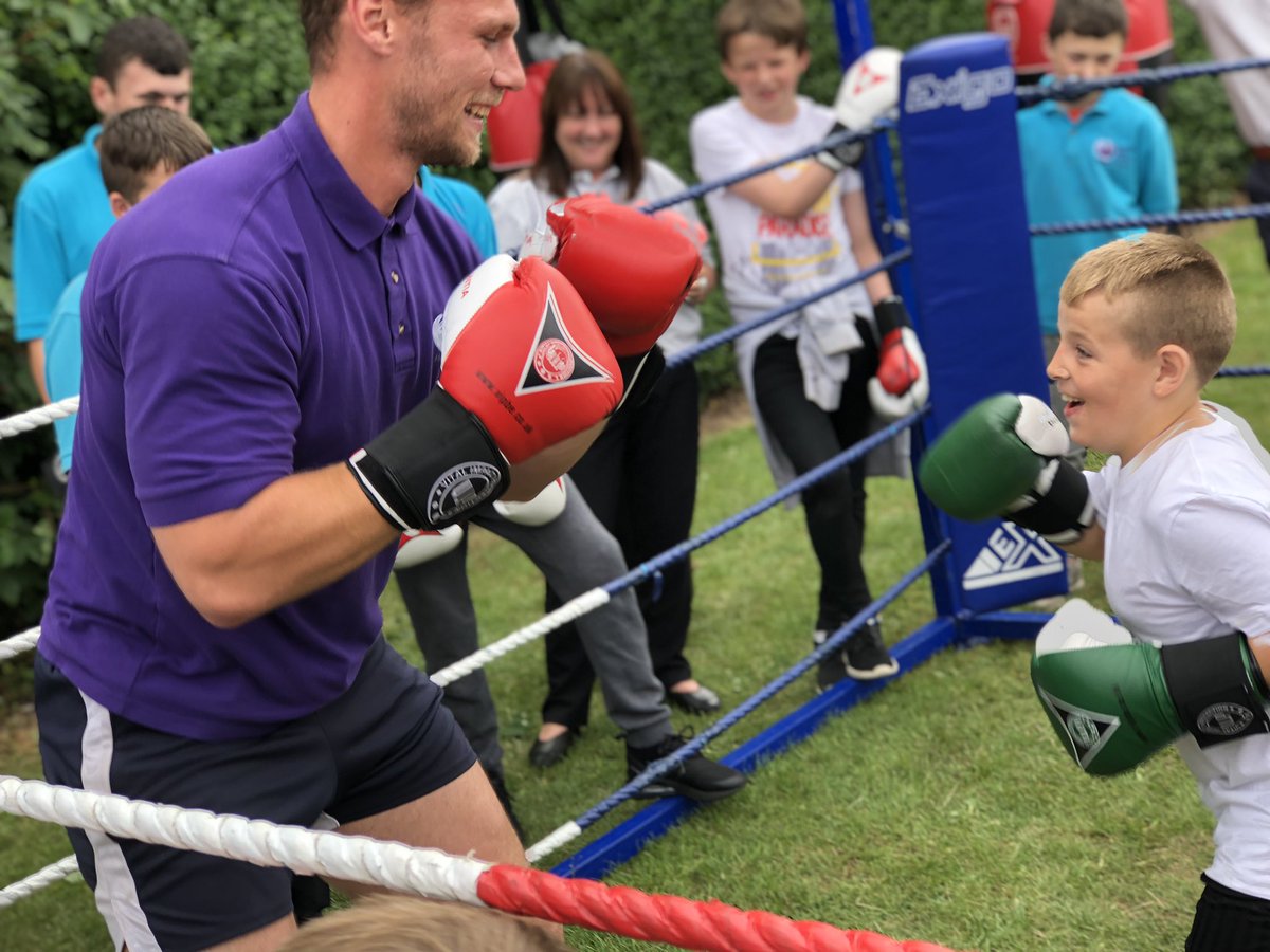 miss_sparkesPPA's tweet photo. Great afternoon with the @BoxcleverBus today! Huge thankyou to @superhoops15 for arranging it! It was fantastic seeing some cross site learning and hearing all about Tommy Coyle’s boxing journey! 🥊 @PhoenixKS2 @SportSevenhills @PhoenixPark_ #thisisAP https://t.co/U4U6vSA48b