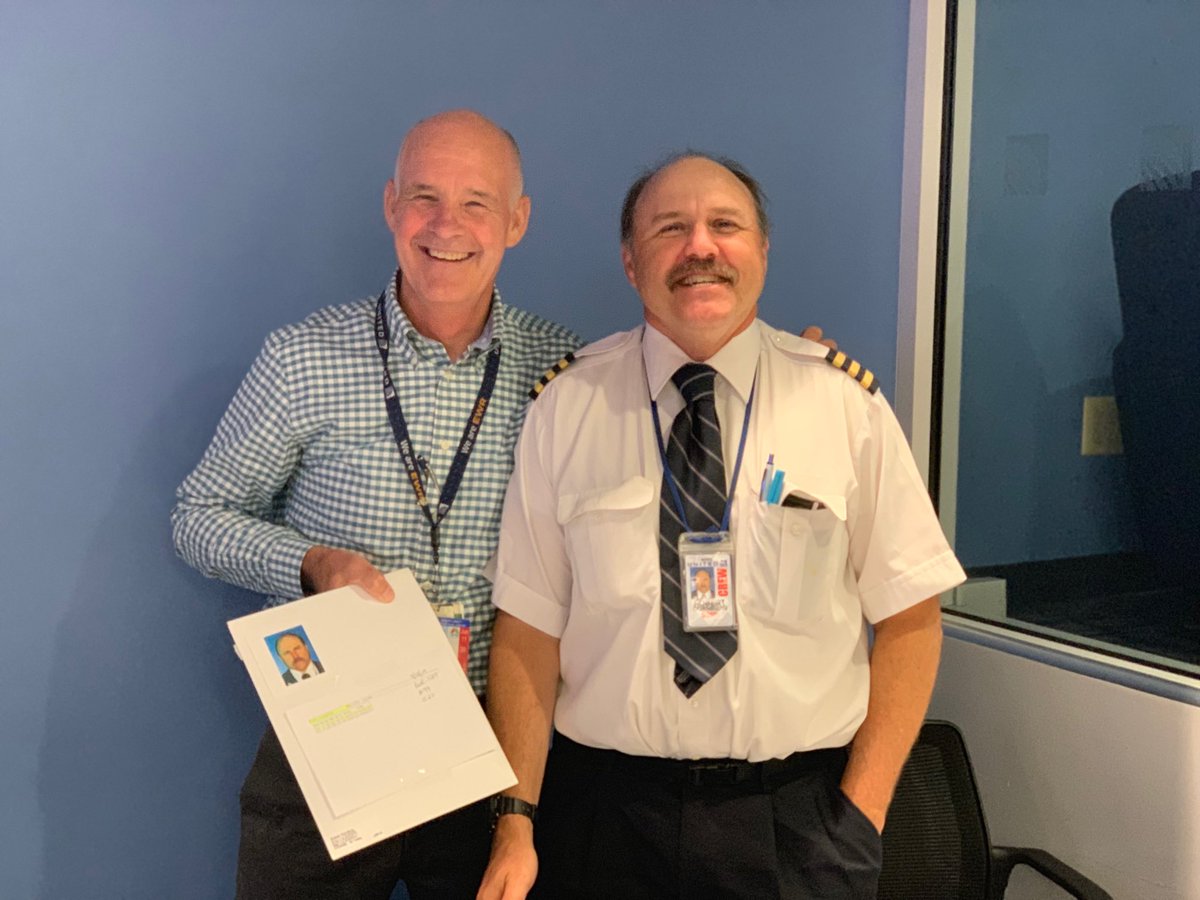 fabiangarcia386's tweet photo. Congratulations Robert Dornburg on 30 fine years of service connecting our customers! #EWRCPO #beingunited #United2winNYC @weareALPA @grj02 @jonathangooda ⁦@weareunited⁩ ⁦@mike_bangma⁩ https://t.co/nh9KsmvMaw