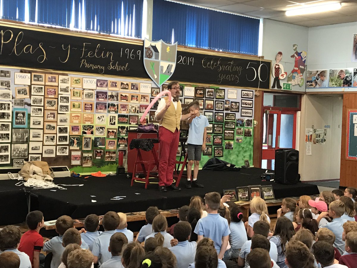 Plasyfelin's tweet photo. A great end to our 50th celebrations with a fantastic magic show!! #plap50 https://t.co/sU7uLBwjpW