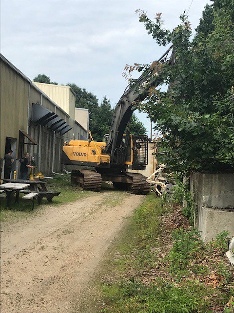 SoundMfgInc's tweet photo. Watch as a Scrapping Machine takes down an old train car on the Sound Manufacturing property. Check out the footage and Time-lapse sequence here.
https://t.co/vdNfci5hia 
https://t.co/Jg3sDQRbQu https://t.co/4Mji22KEcu