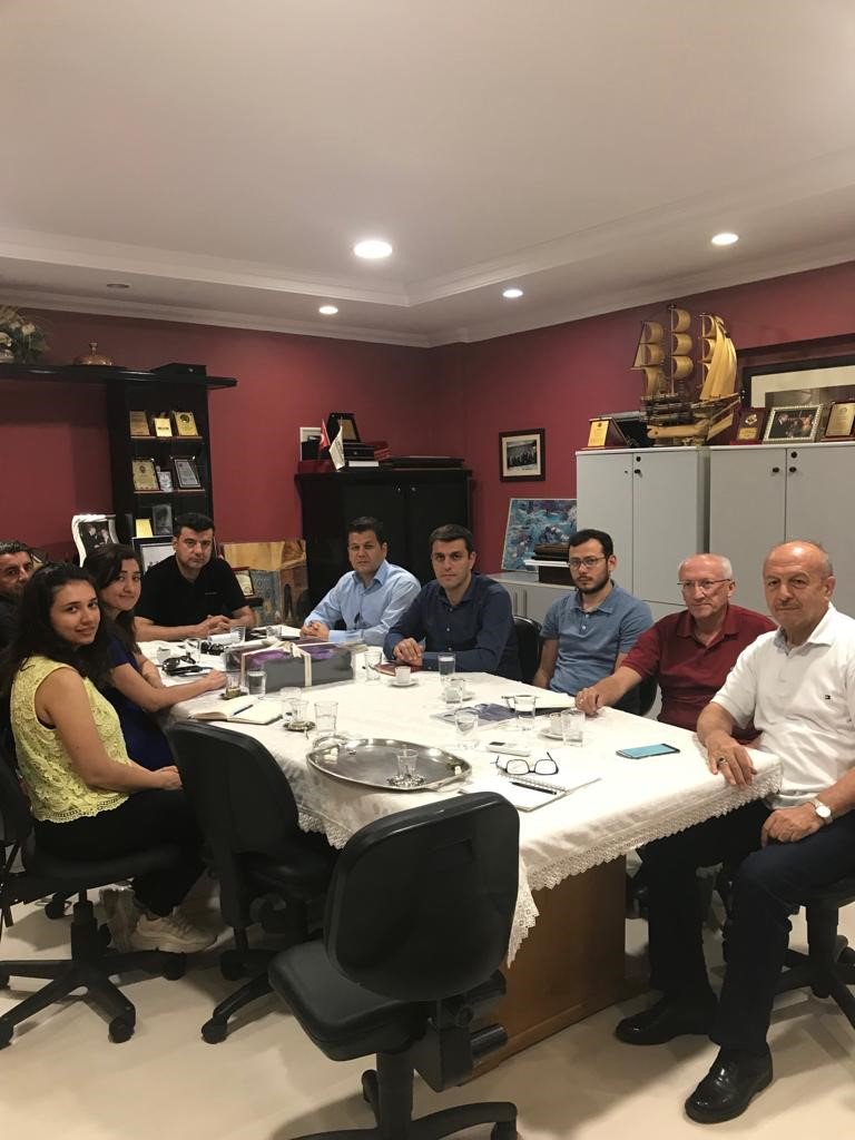 Kamu Üniversite Sanayi İş birliği kapsamında KÜSİ İl temsilcisi Doç.Dr.Mehmet Orhan,KOSGEB, TKDK, GEKA, Sanayi Teknoloji İl Müdürlüğü ve Pamukkale TTO yetkilileri ile Altınbaşak Tekstil firmasına ziyarette bulunuldu. Kurum destekleri hakkında firma yetkilileri bilgilendirildi.